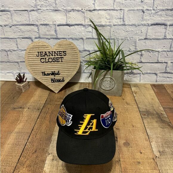 Mitchell & Ness Los Angeles Lakers Champ Patch HWC Adjustable Snapback Hat Cap - Picture 1 of 12